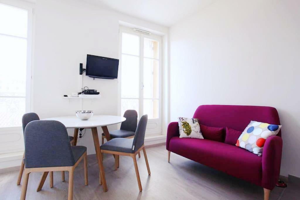 Grand Studio Au Pied Du Panier Apartment Marseille Bagian luar foto