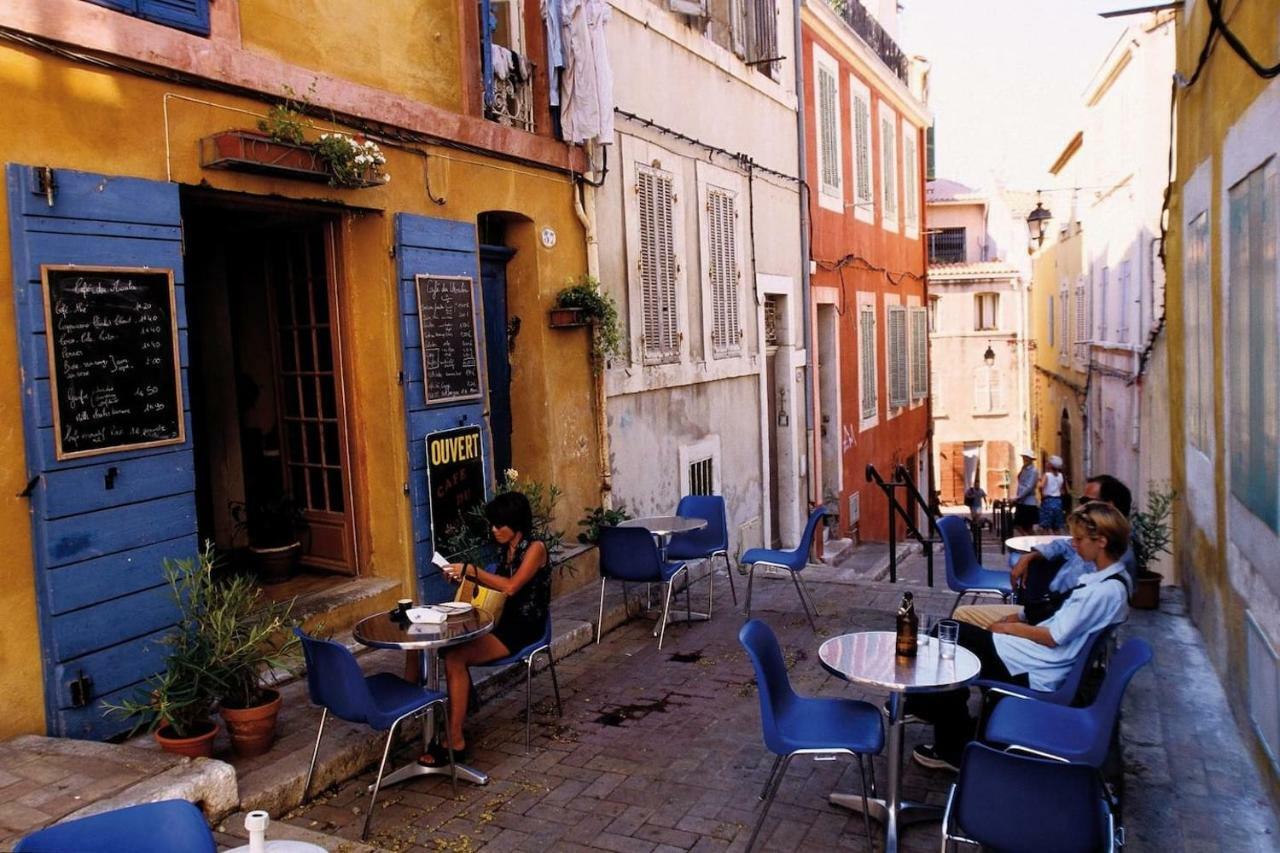 Grand Studio Au Pied Du Panier Apartment Marseille Bagian luar foto